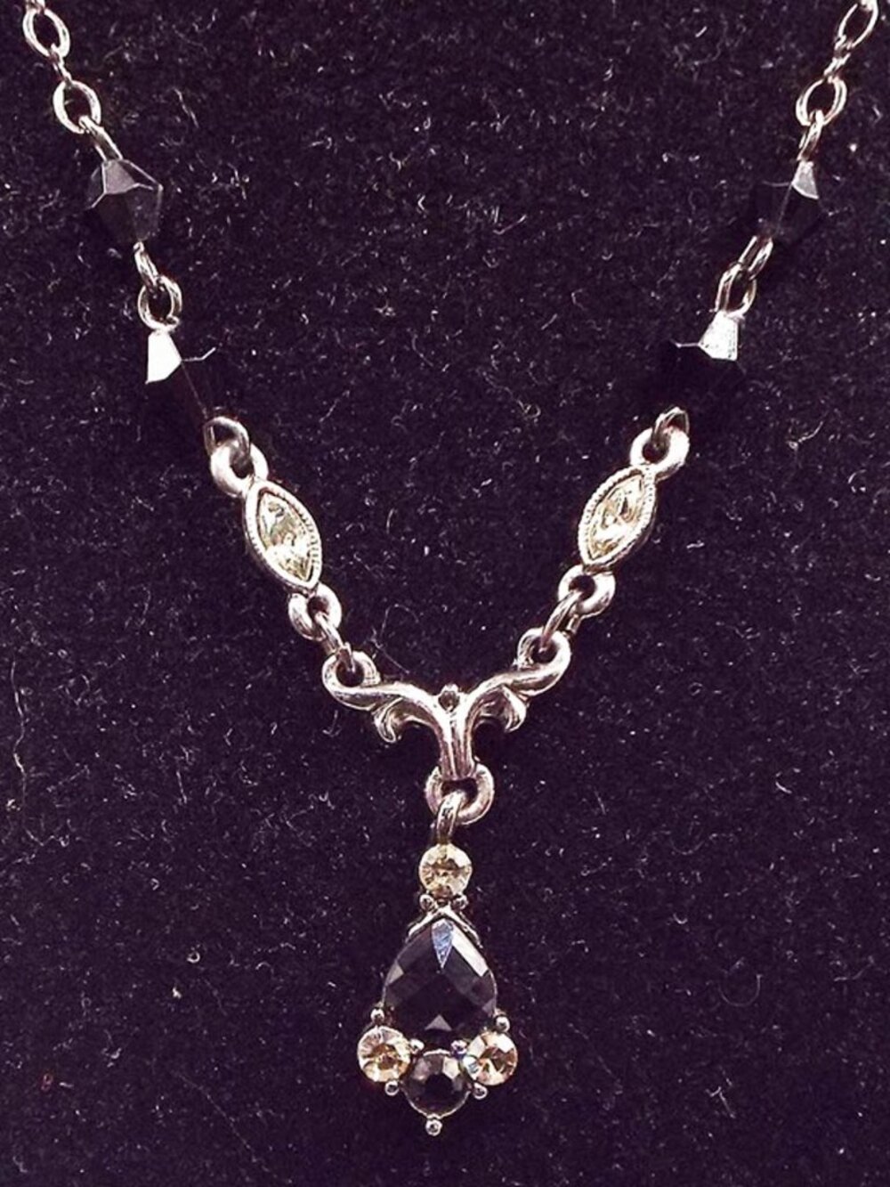 MARKED 1928 VICTORIAN JET CRYSTALS LAVALIERE SILVERY NECKLACE 21